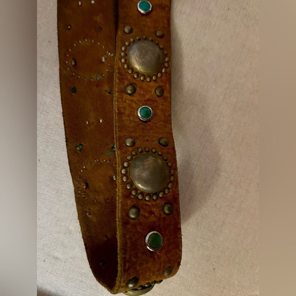 Be-Low the Belt vintage western style tooled leather and turquise buckle. - Picture 14 of 16